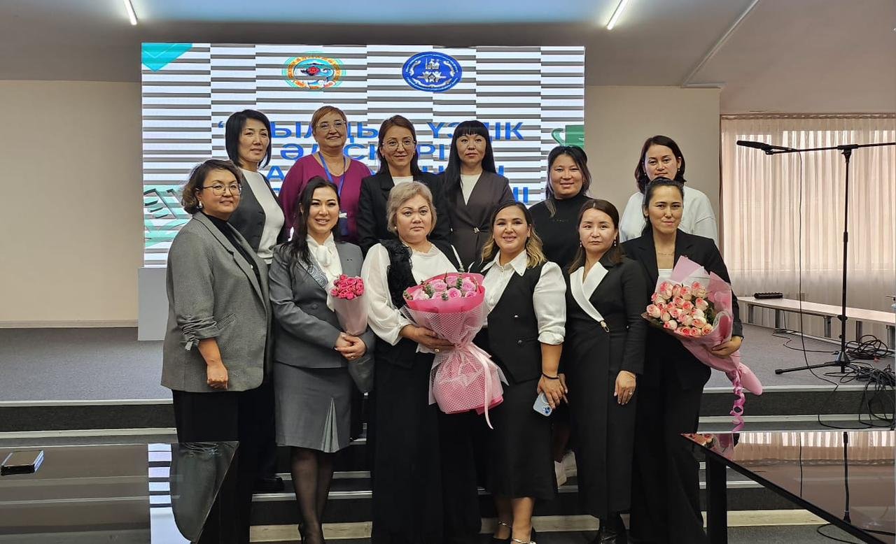 "Мектепке дейінгі ұйымның жыл әдіскері" байқауы қалалық кезеңі